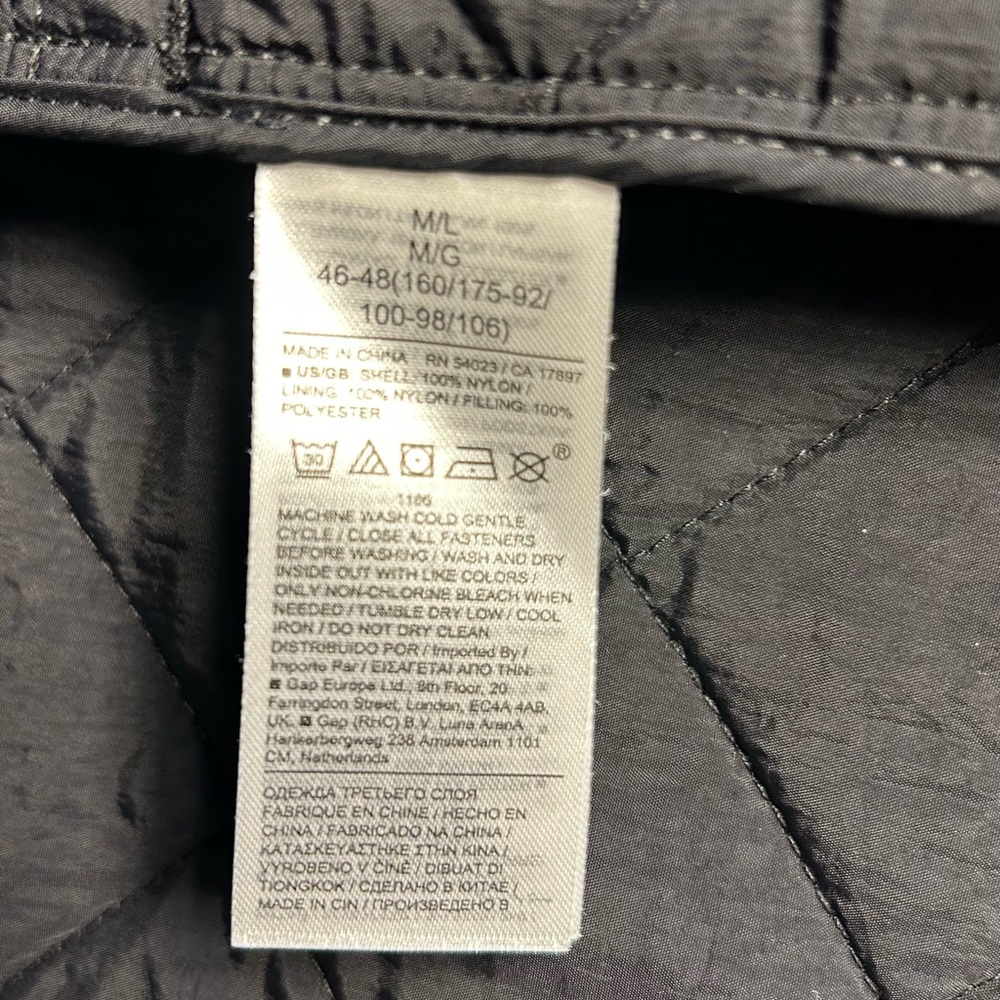 Banana Republic Black, Light Fill, Quilted Shirt jacket, Size M/L - Picture 7 of 7